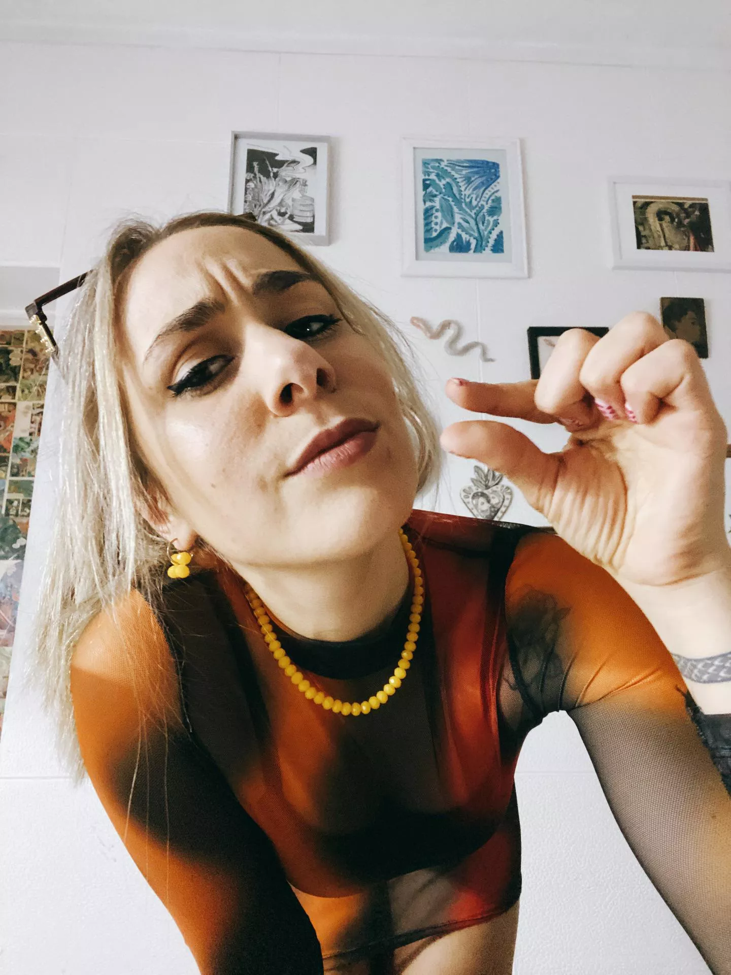 where are the damn betas? I want to ruin one by one😈😈😈 [domme]