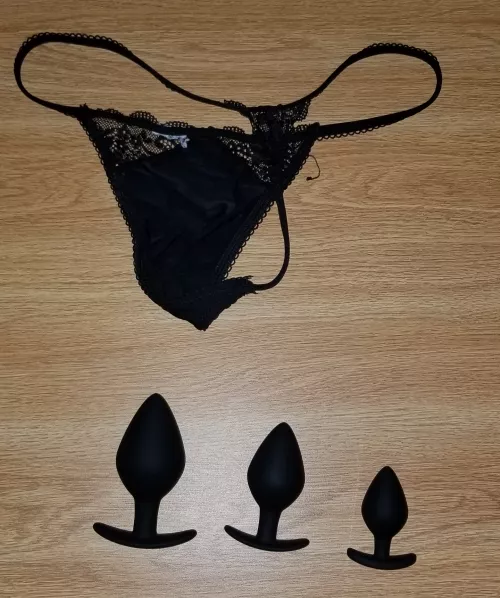 which should I wear to bed, vote now😉