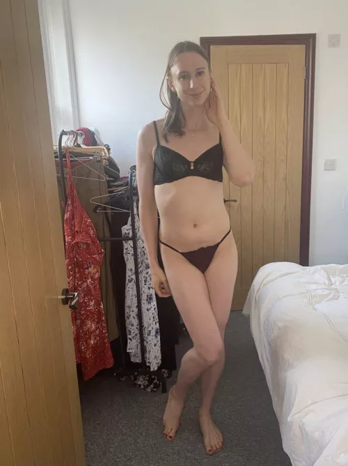 Who wants to fuck this girly?