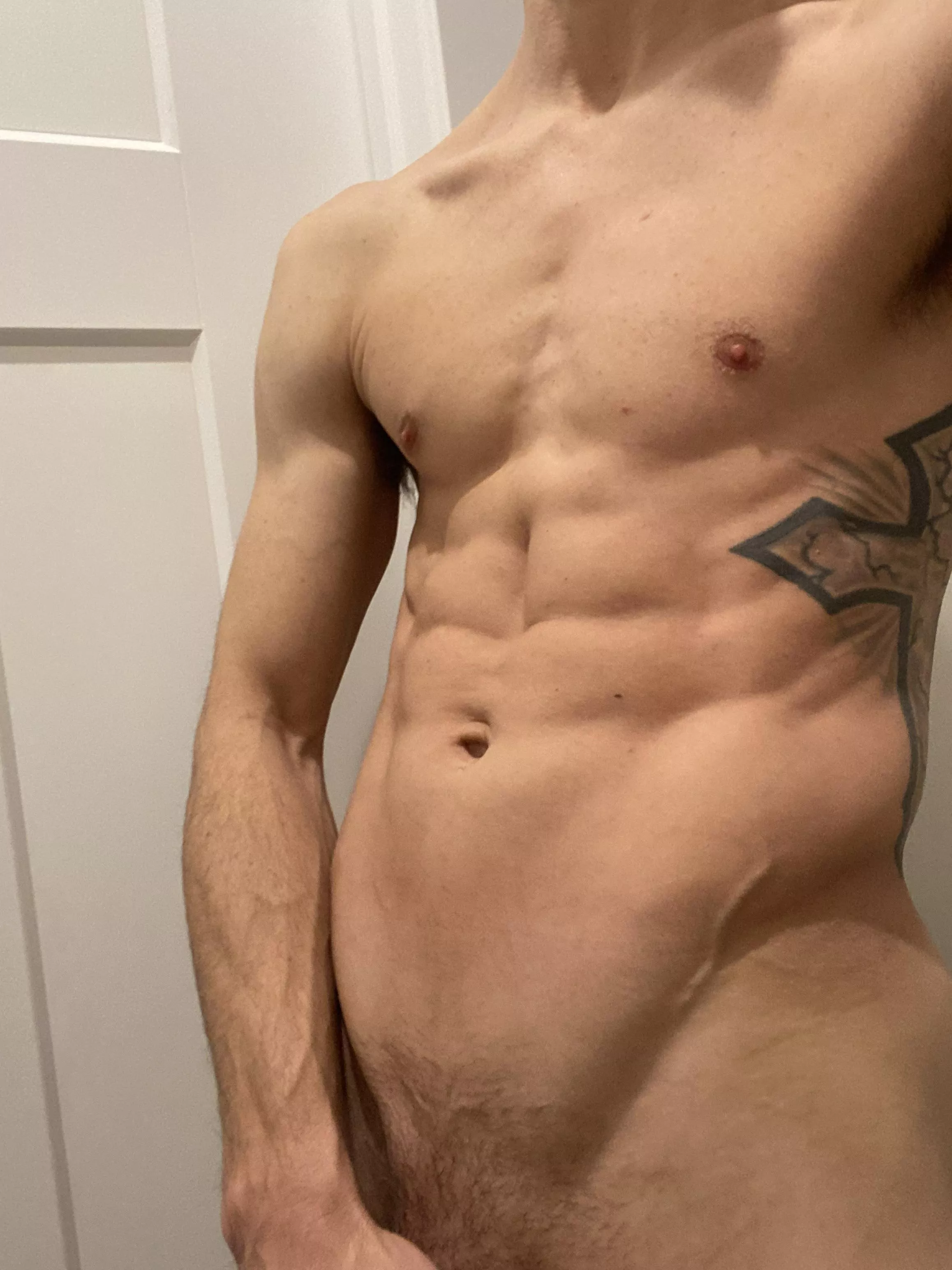 (40 Not your typical “dad bod”