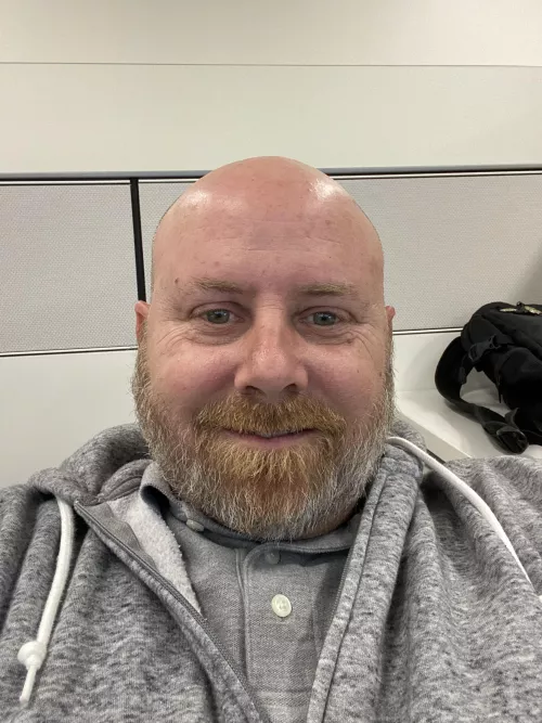 44 think my beard is looking thick.. dm open