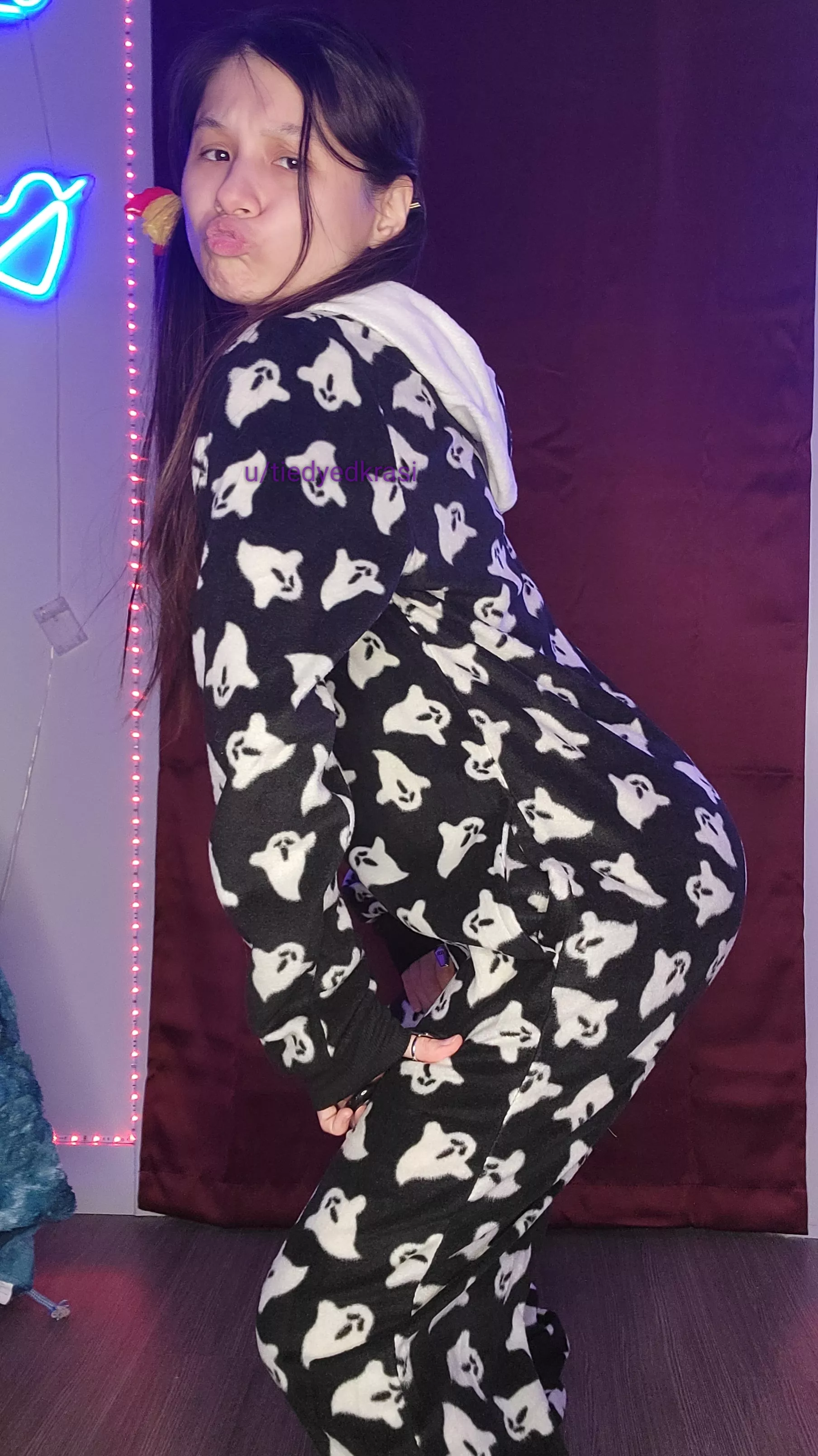 5ft exact and a little under 100lbs of goofy