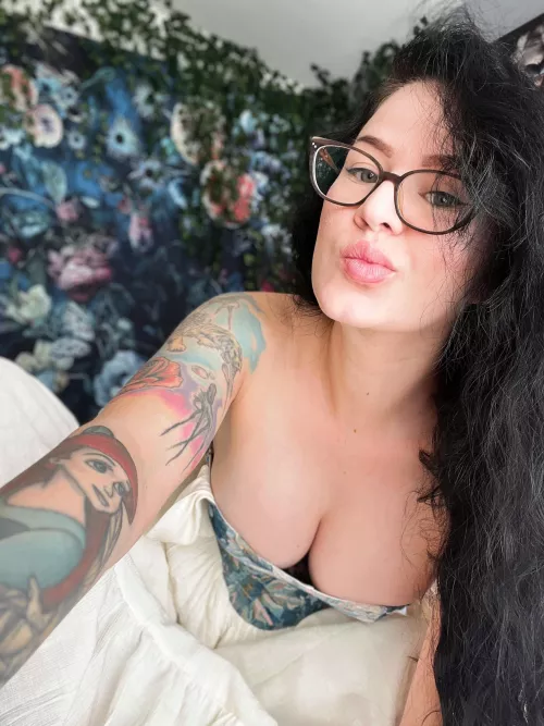 A nip falls out of this dress every 6.2 seconds.