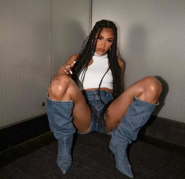 Anyone can feed BIA or celebs pornstars and make me cum?