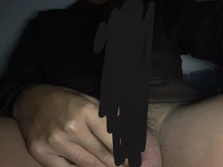 Anyone who wants to share cumming vedios together, just pm me
