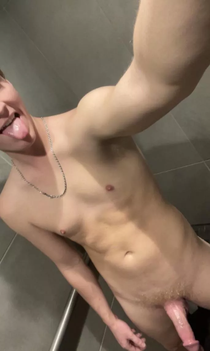 Blow me at the gym💦