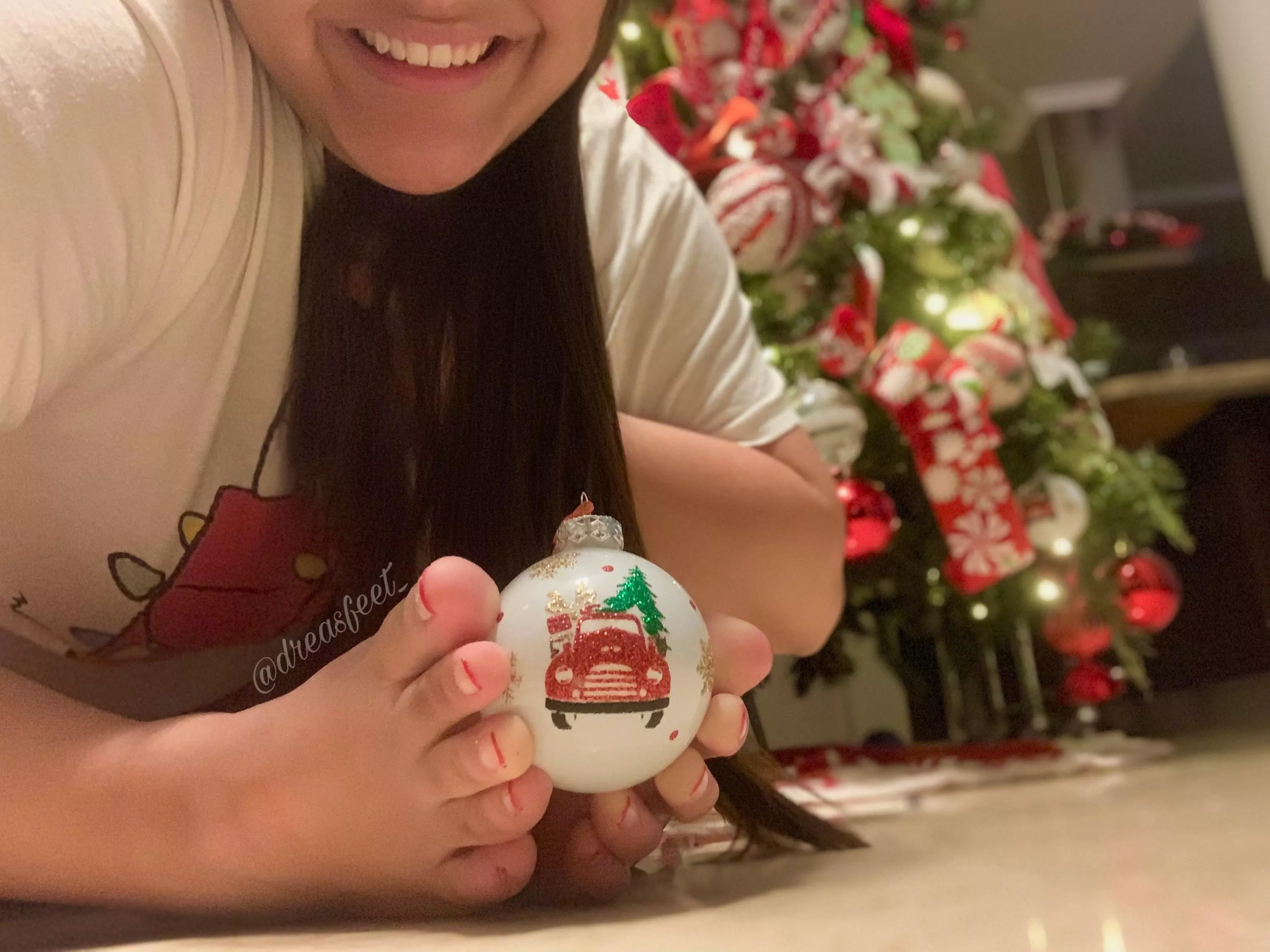 Christmas version of my profile pic, with my lovely smile to brighten y’all’s day up🥰 Happy Saturday❤️