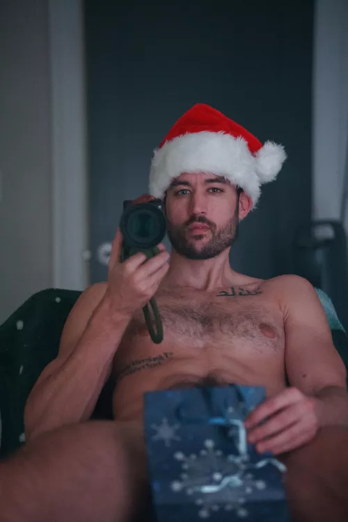 Come unwrap your gift 😈…