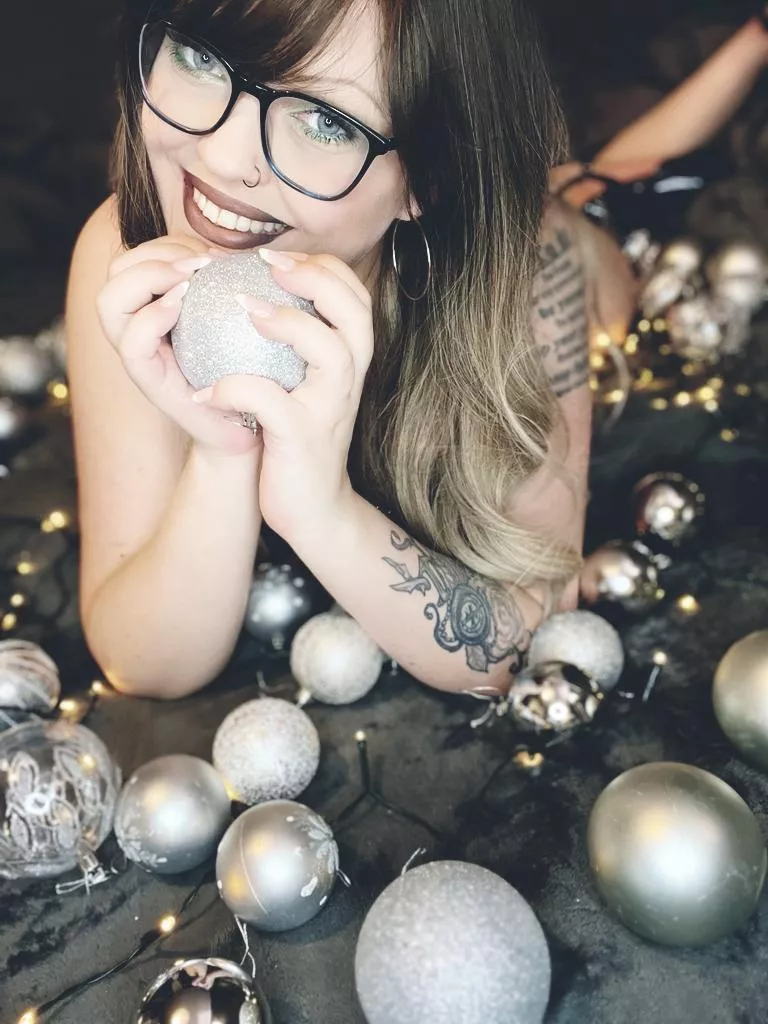 Darf ich auch unter deinem Weihnachtsbaum liegen?🎄🧸