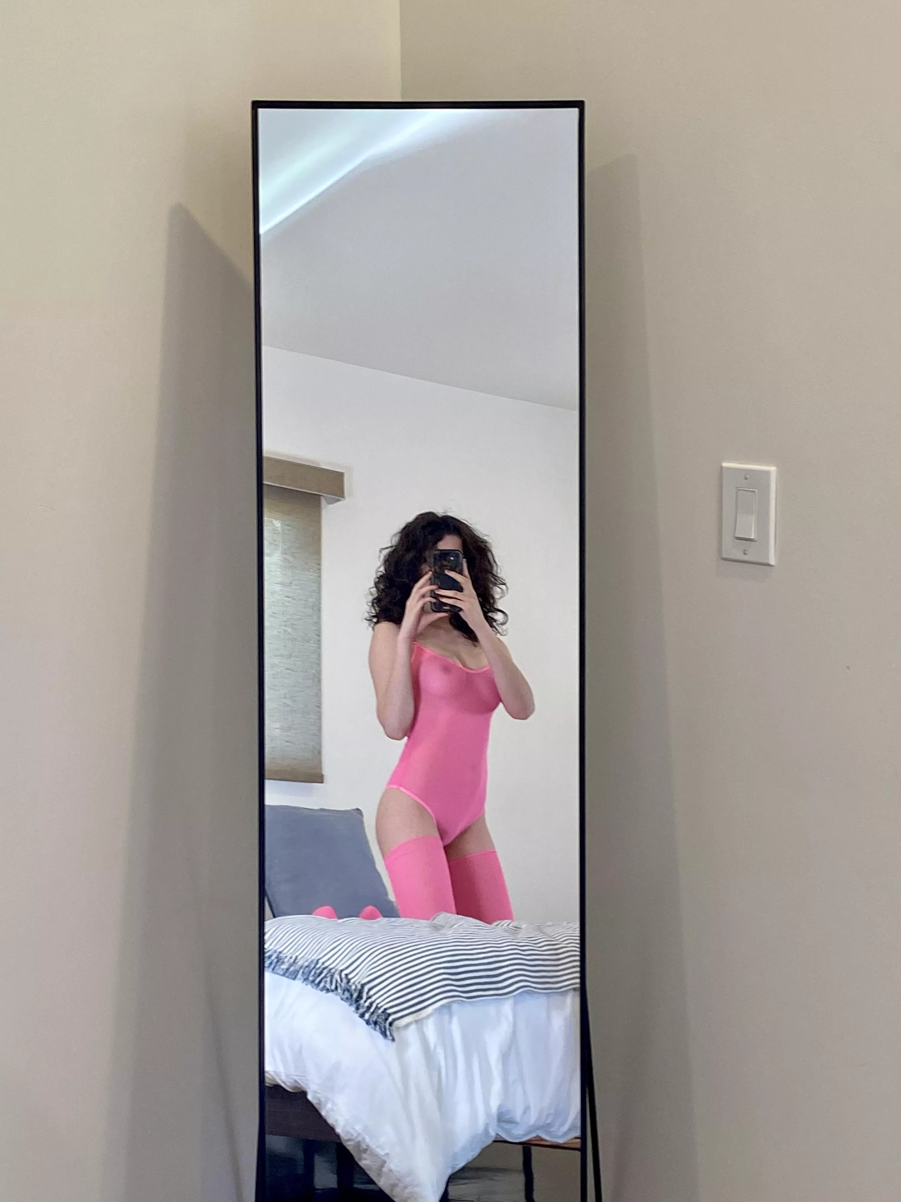 Do you like me in bright colors? 🙈💕