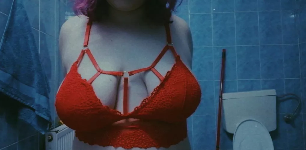 do you like my chest? im 18yo🥹