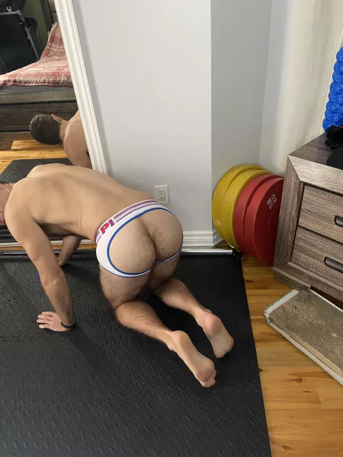 Do you think my new underwear looks good on me?😛