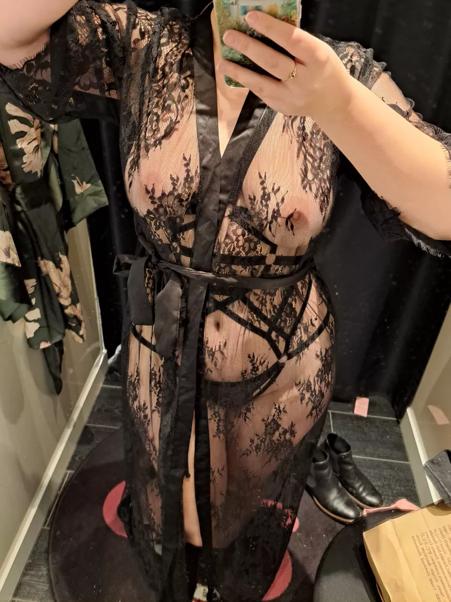 [F] Trying out some new lacy underthings ;)