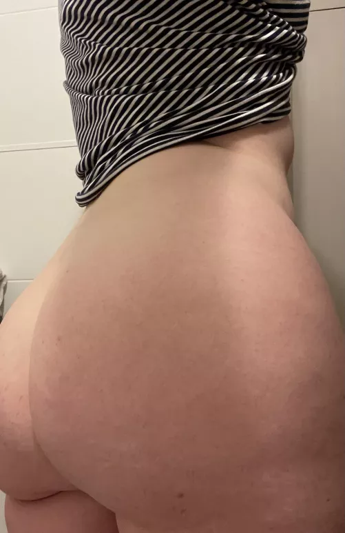 Feeling a little shy today, but here’s my booty anyway