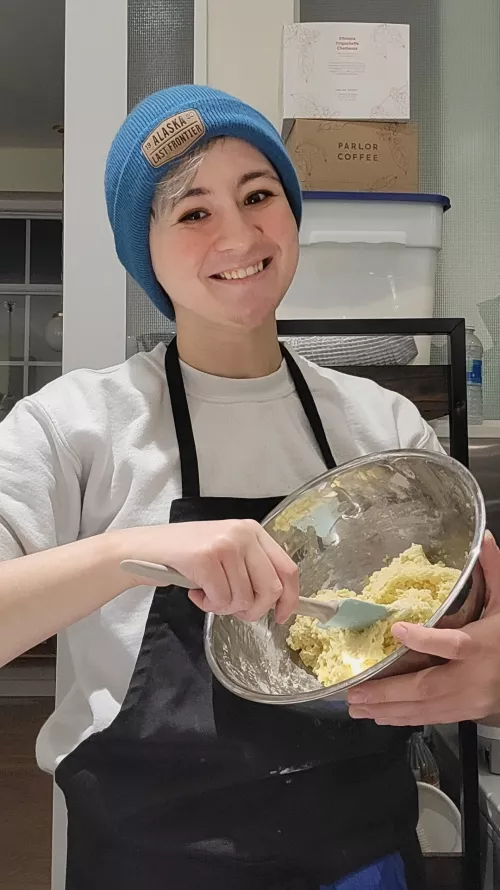 Good morning! I'm making some muffins for you~