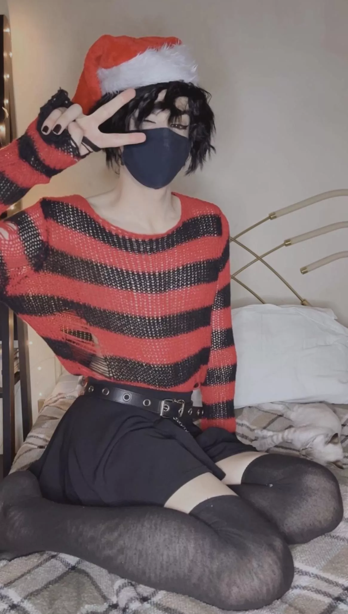 I am just a little elf, do I look cute? 🥺