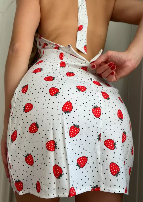 I hope you want to help me with the zipper! [F]