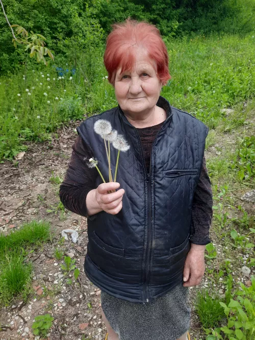 Iggy Azzalea Granny can get it!!!!!