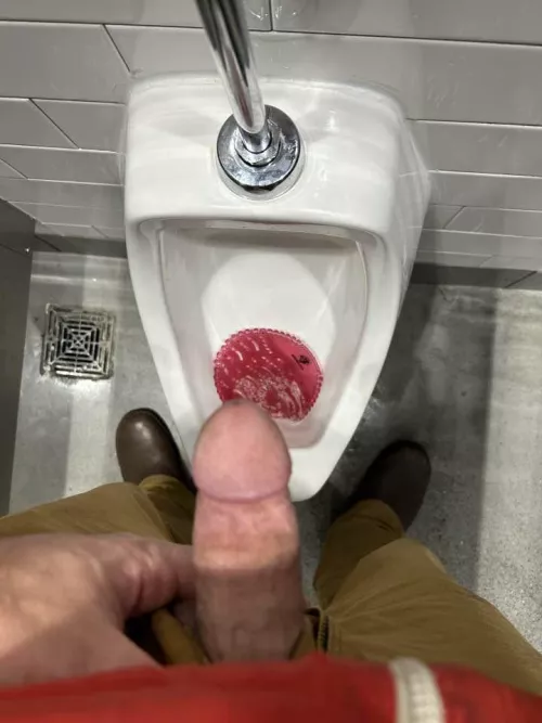 Is it just me or is just walking around a store with Sniffies open a turn-on?