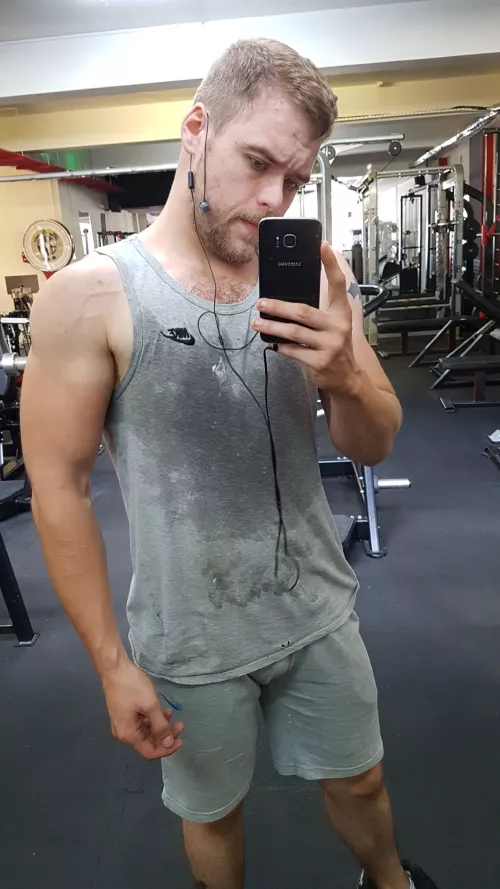 It's my birthday who's going to bless me with some sexy feet 😏