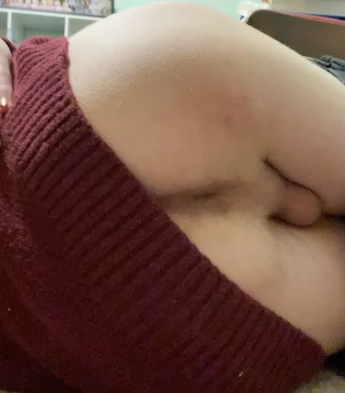 Kinda like how this sweater hugs my ass, what do you think?