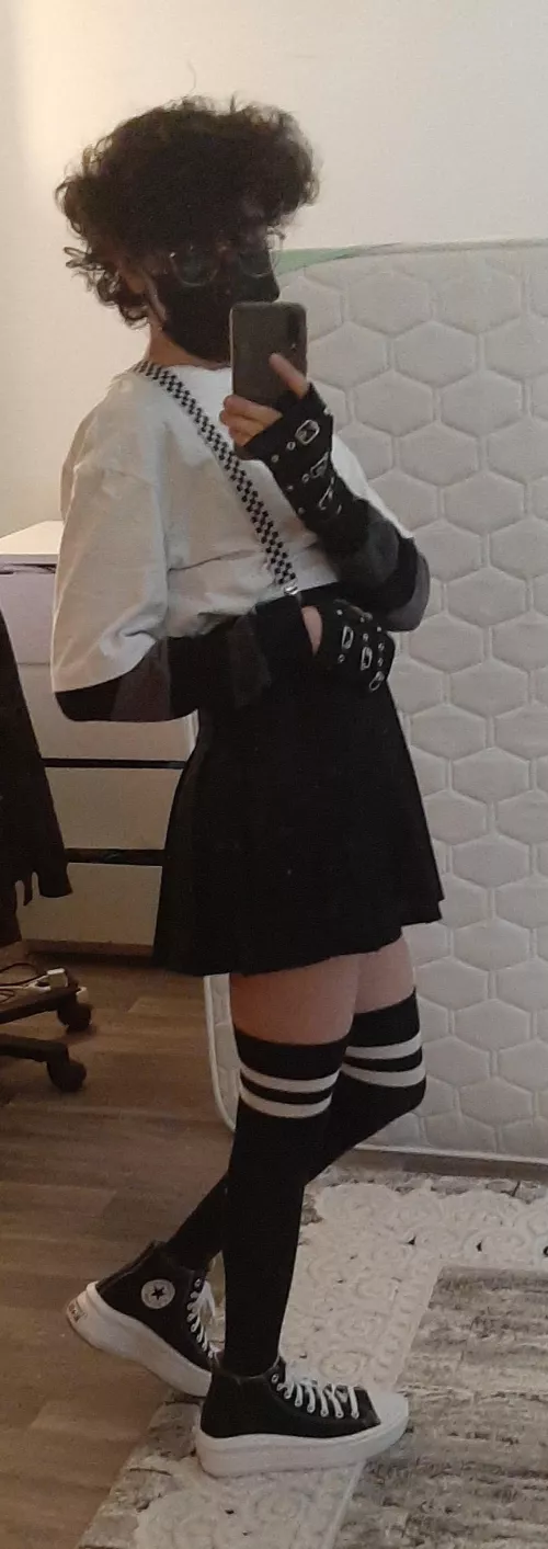 love the converse shoes