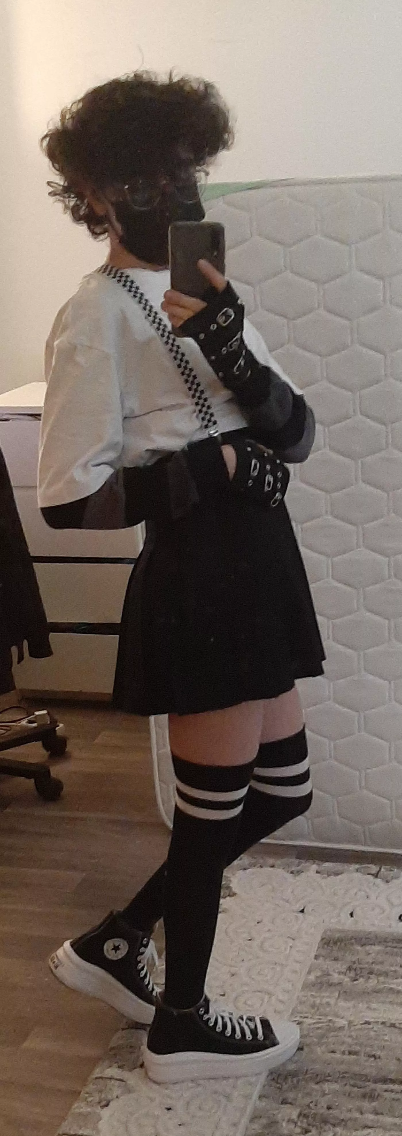 love the converse shoes