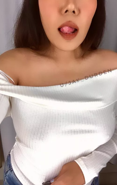 Ngl I always have this naughty thought when it comes to dressing room 👅