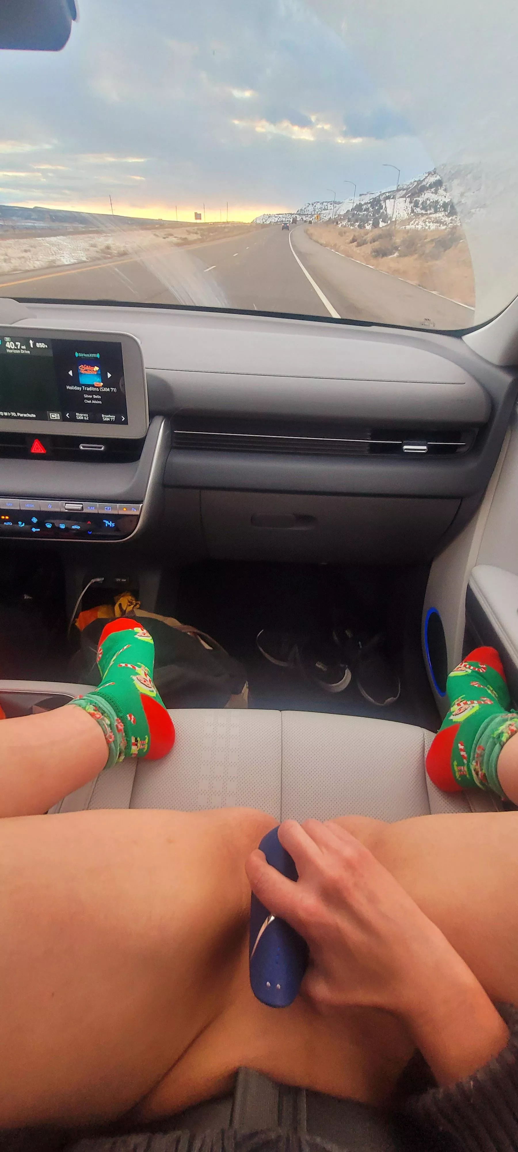 No better way to drive into the sunset 😊 (f)