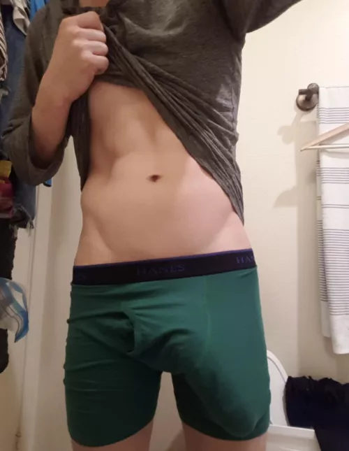 Old Reddit got hacked. Just looking for some fun tonight. Hmu