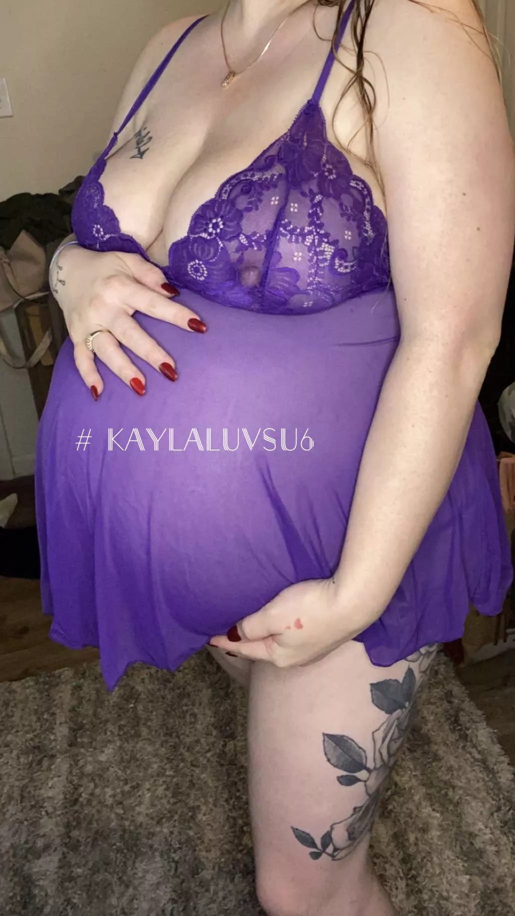 pregnant mommy ready to make your day 🥰