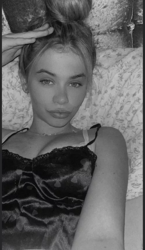 Pretty in black n white