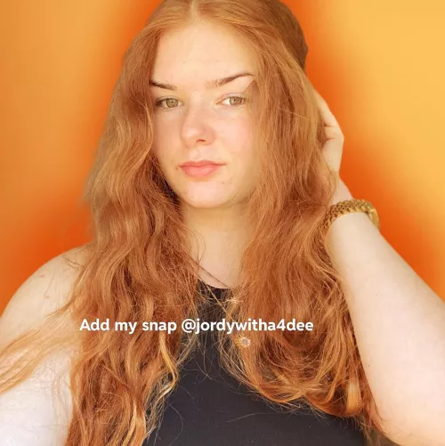 Sexy tall redhead ready to play[f]