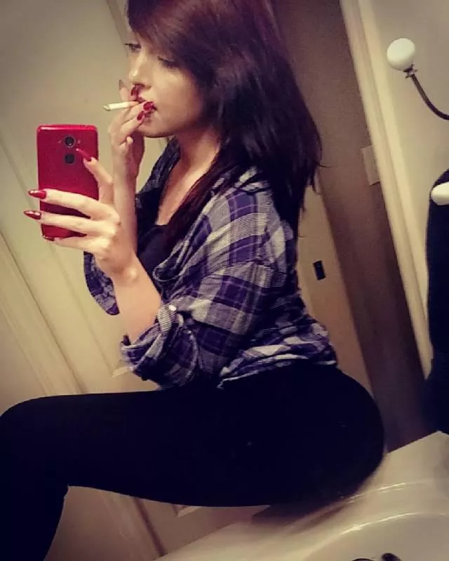 Smoking Selfie 🤳