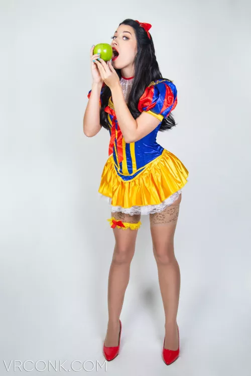 Snow White by Alex Coal