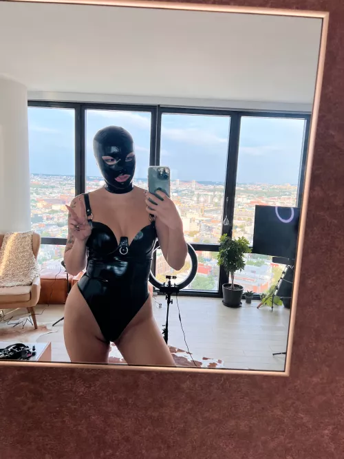 The obligatory selfie after a successful latex shoot