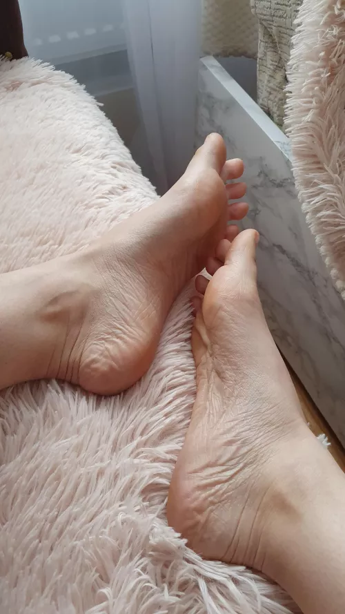 Ukrainian feet needing love, they are always scared of bombs and the dark because no electricity