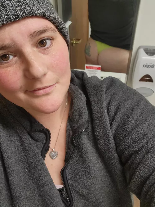 what do you do in gas station bathrooms😅