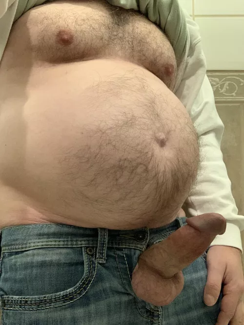 Who else gets hard in public restrooms ??