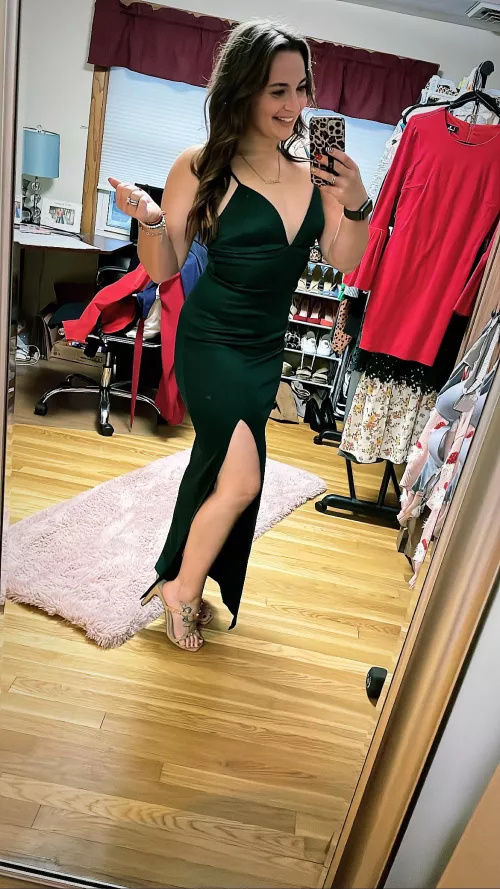 Who wants what’s underneath 🤤