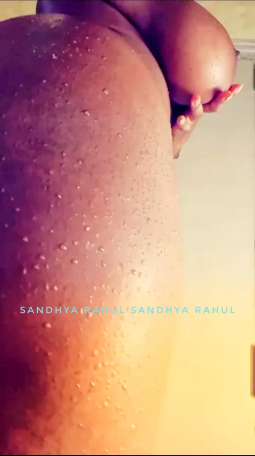 who's gonna help to get me dry 💦💦💦🥰[F]