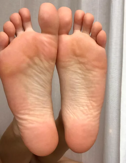 Working hard to get the good shots in the morning light ☀️