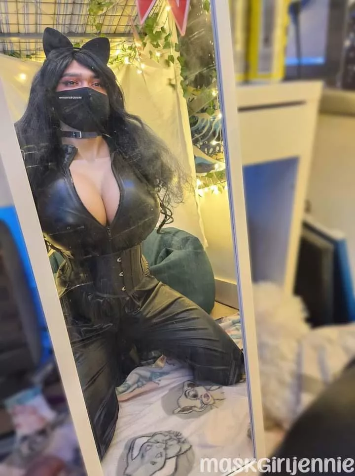 You have this trap tied up in front of the mirror wearing this. What are you doing to me first 😏