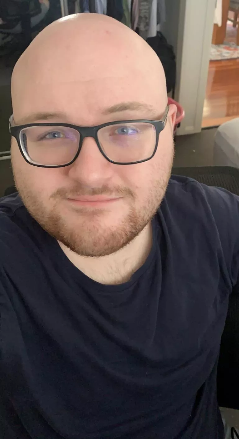 23, feeling cute. Up for a late night chat if anyone is keen :)