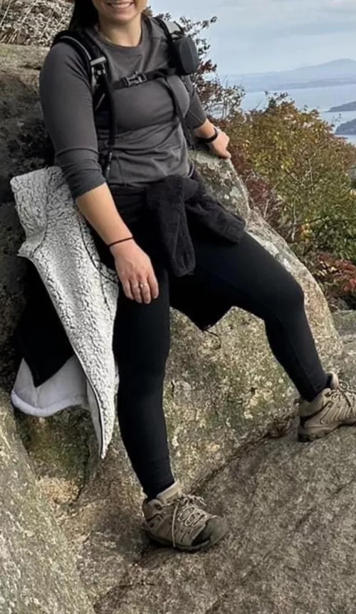 34f self post. Interested in chatting with couples. Someone suggested I post here. Send me a dm / pic