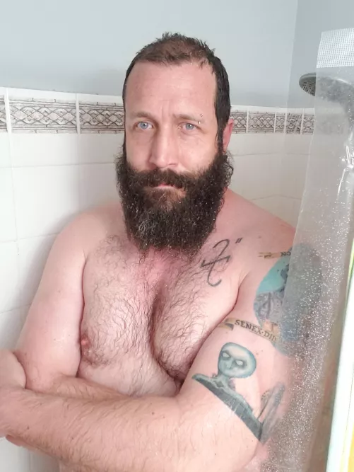 (40s) Join me in the shower?