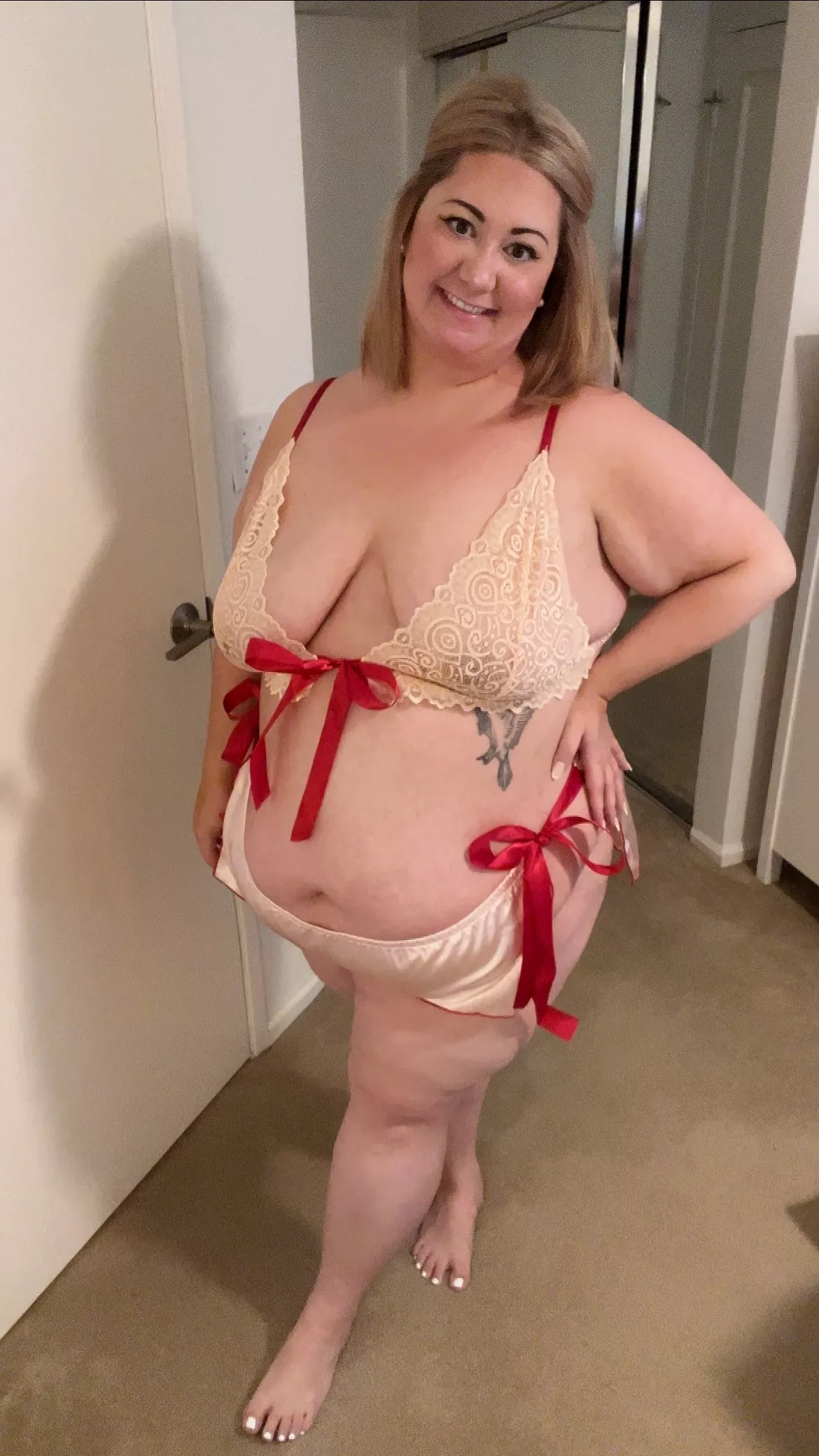 Am I what you’re hoping Santa will bring?😘