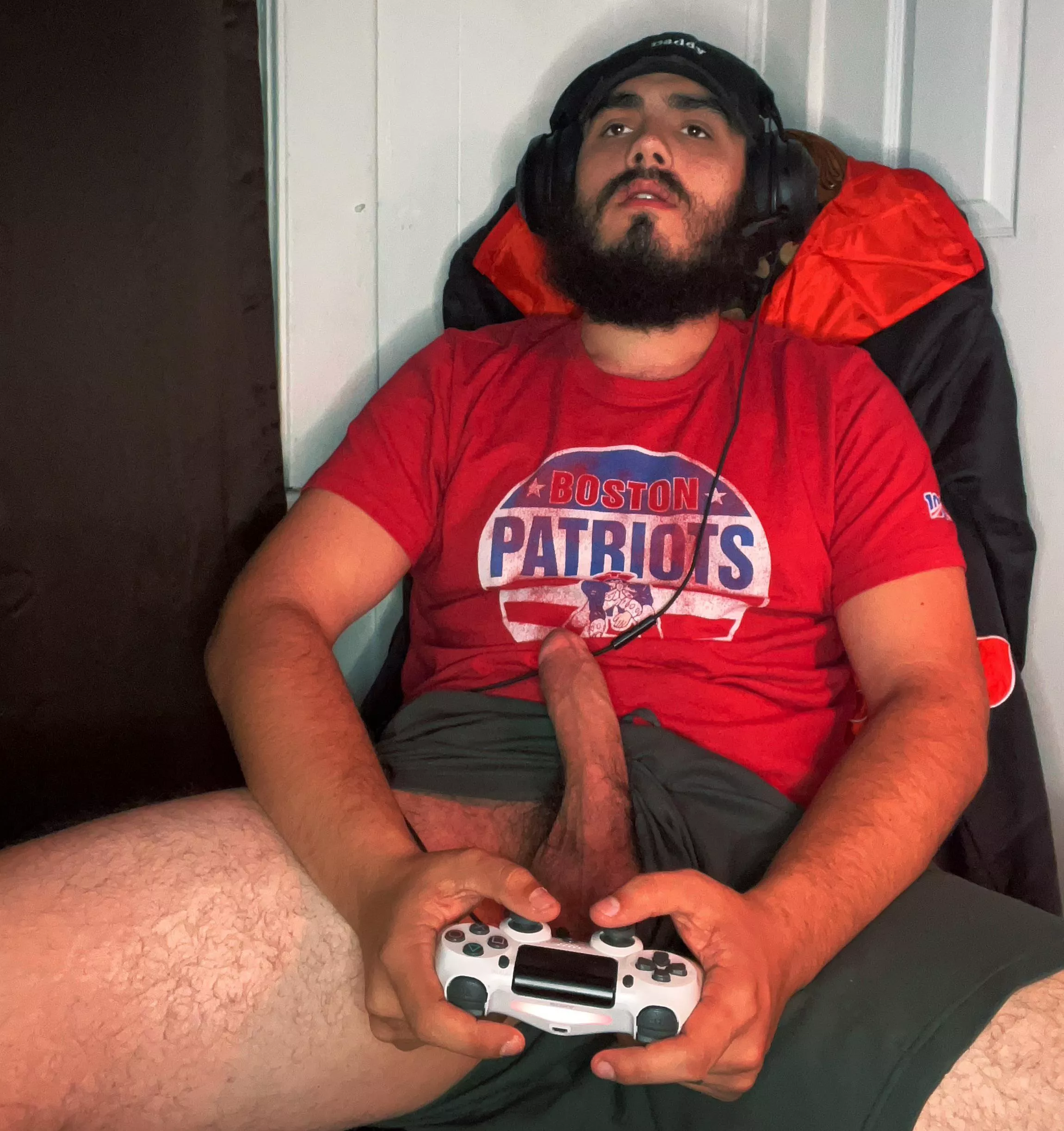 Anyone wanna play cod mobile with daddy ?