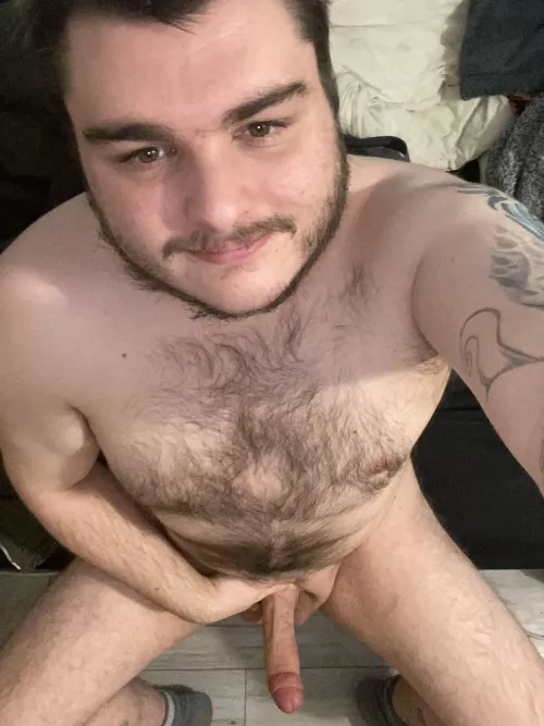Anyone wanna take a thicc hairy dudes virginity?