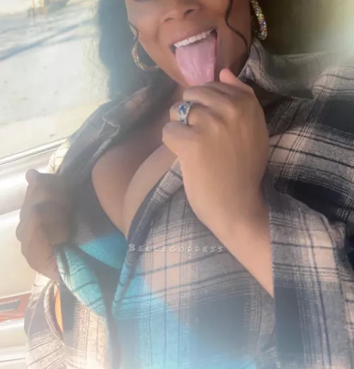 Are you in the holiday spirit 🥰